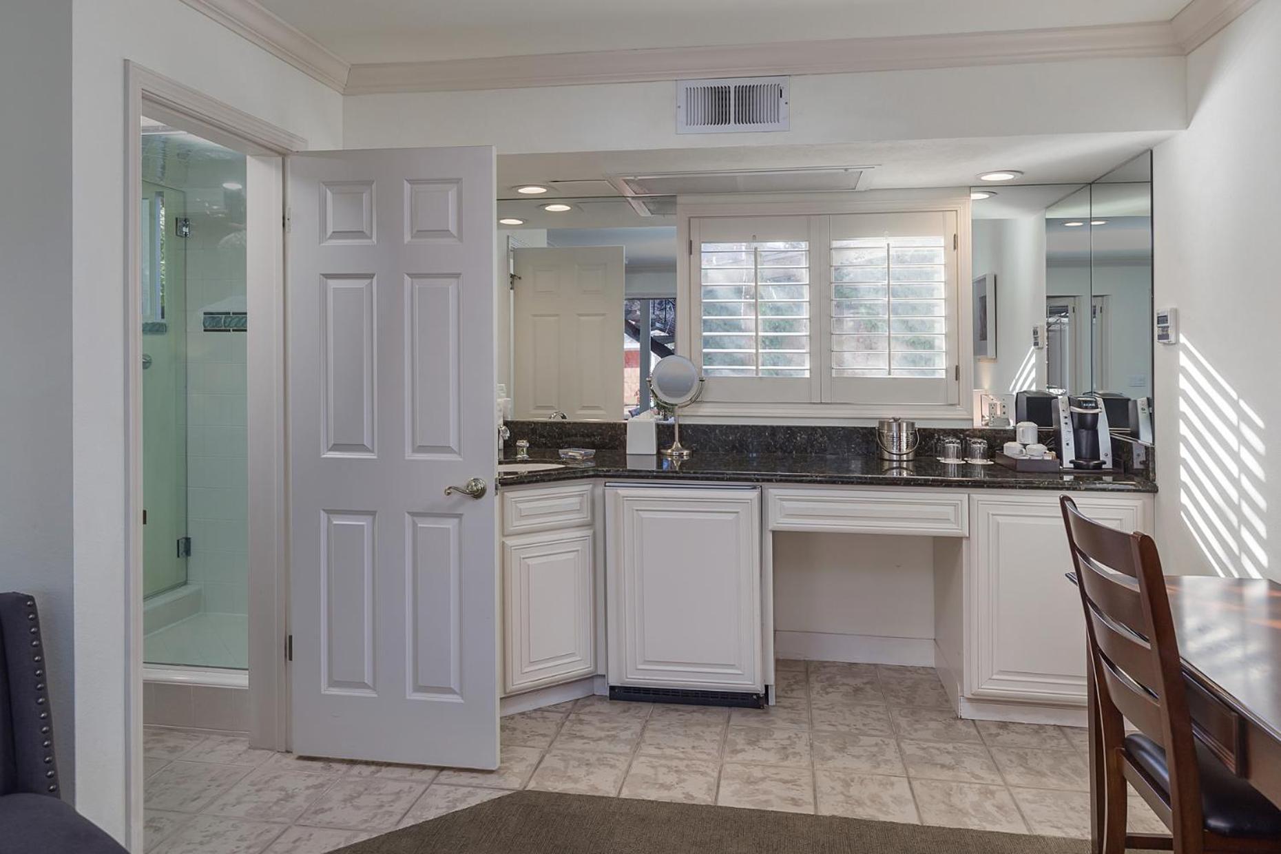 Saratoga Oaks Lodge Room photo
