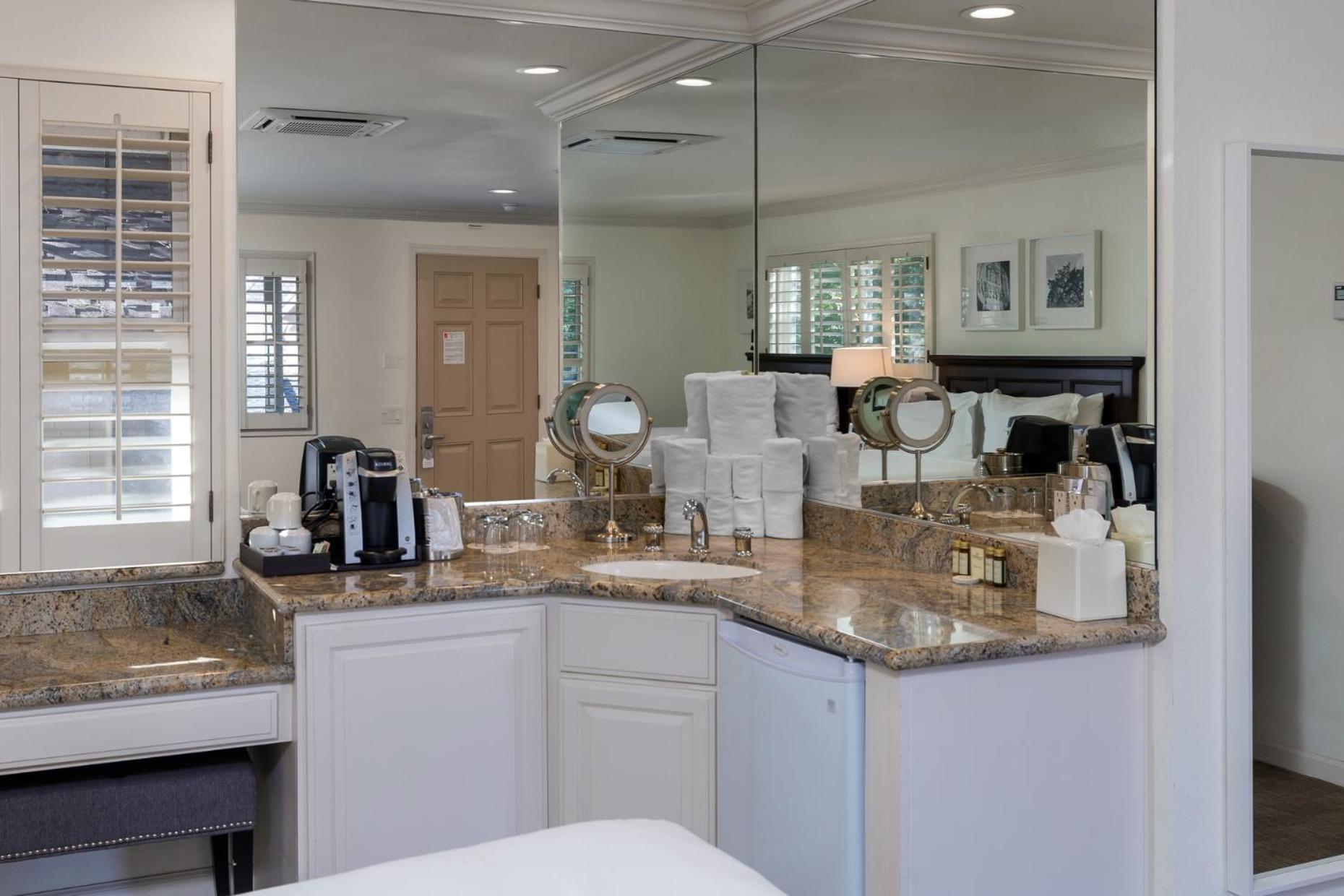 Saratoga Oaks Lodge Room photo